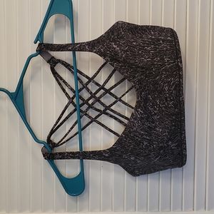 Lululemon Free to Be Sportsbra